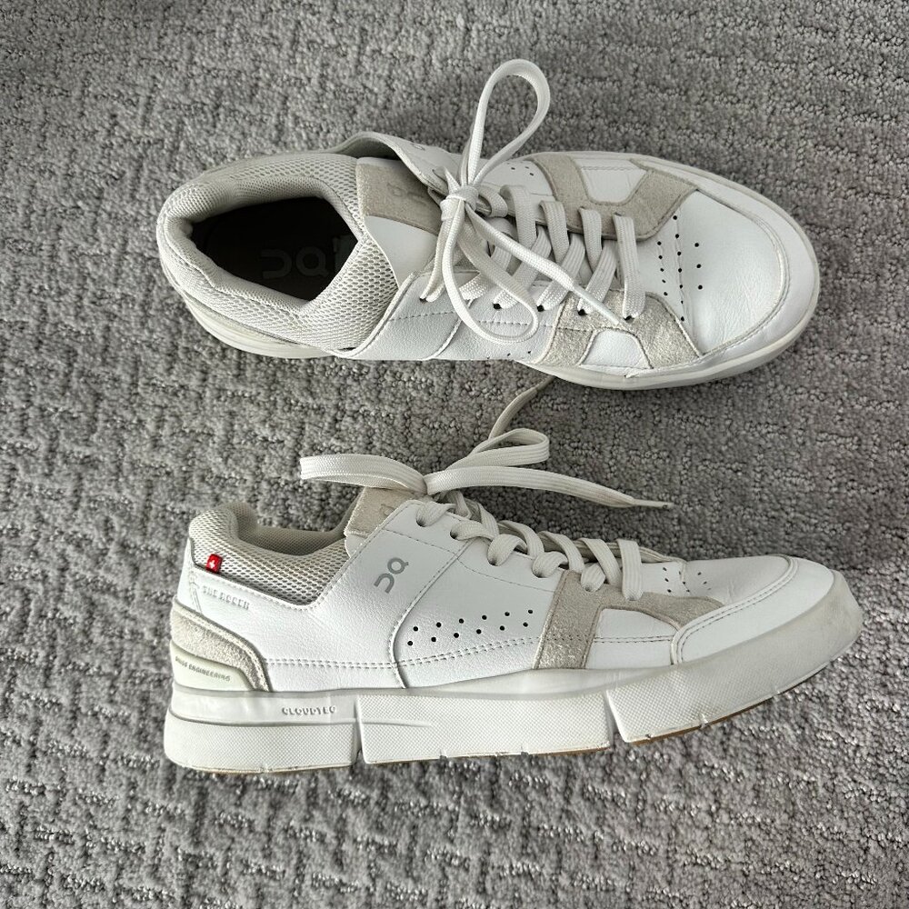 OnCloud The Roger Sneakers, White, size 9